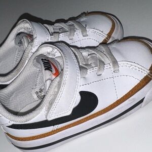 Toddler Nike Court Legacy Adjustable Strap Closure Casual Sneakers. 6.5C